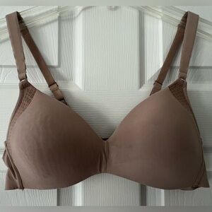 Warner’s Wireless Lift Bra